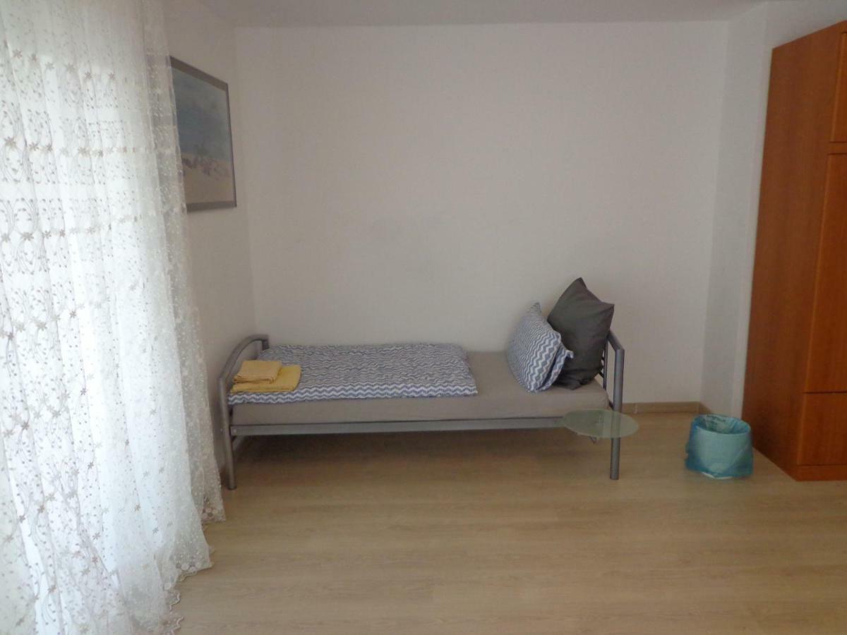 Homestay Naehe Messe Laatzen-gleidingen - Agency *